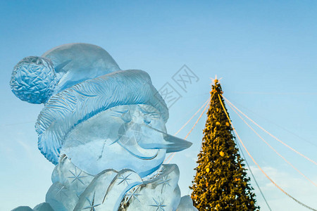 俄罗斯北部城市雪人背景图片