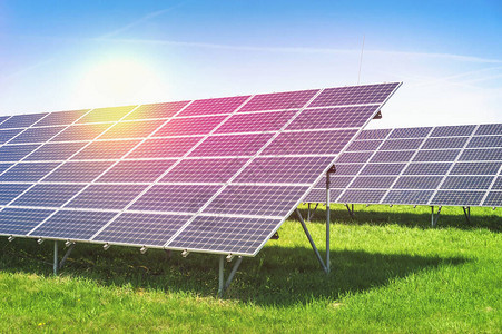 利用来自太阳的可再生能源的生态太阳能电图片