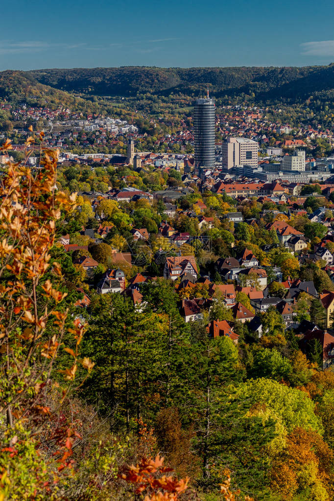 秋天沿着美丽的耶拿耶娜图林根德国的SaaleHoriz图片