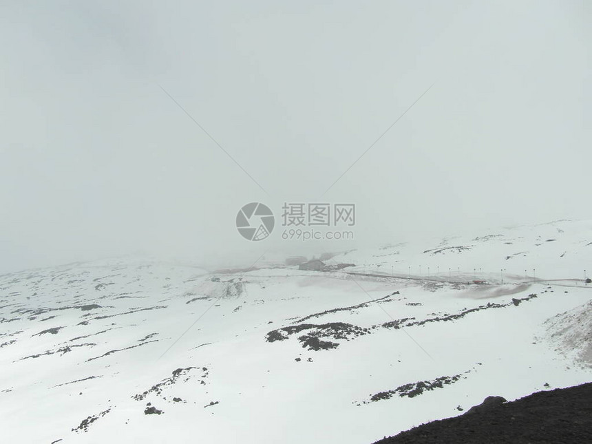 埃特纳火山的冬季天气图片