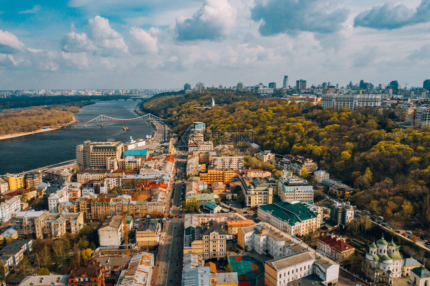 河流站Dnieper河堤图片