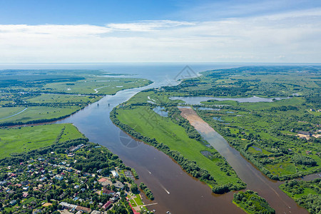 俄罗斯VelikyNovgorodVolkhov河口图片