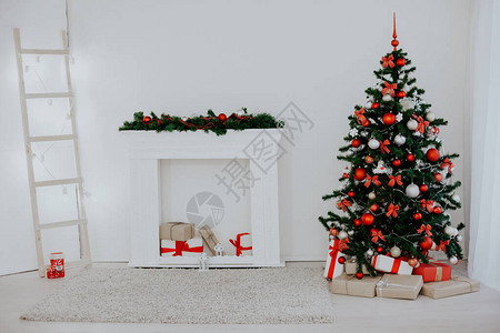 为圣诞节假期装饰的房间树礼物201图片