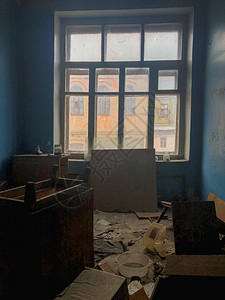 废弃工厂的旧厂房图片