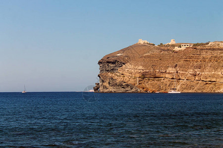 希腊的悬崖和小船图片