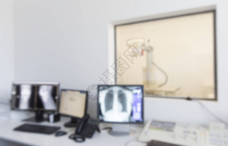 实验室现代计算机的胸部和膝部X光检查图片