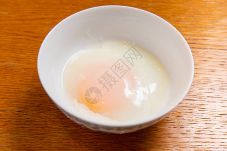 软煮鸡蛋或煎蛋onsentamago热泉蛋图片