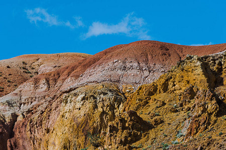 彩色的山丘图片