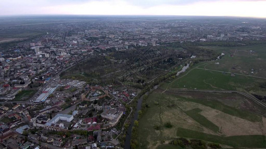 鲁巴特城堡附近美丽的全景卢茨克城景图片