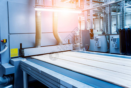 木制地板工厂生产线CNC自图片