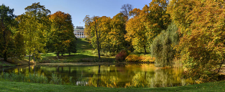 华沙的皇家Lazienki公园Belwe图片