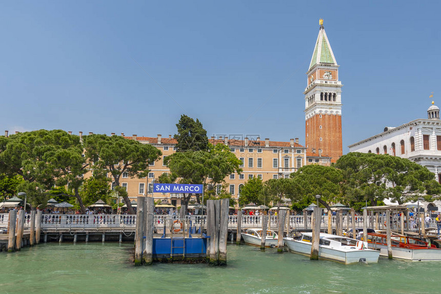 圣马可广场和意大利威尼斯水车站与坎帕尼尔图片