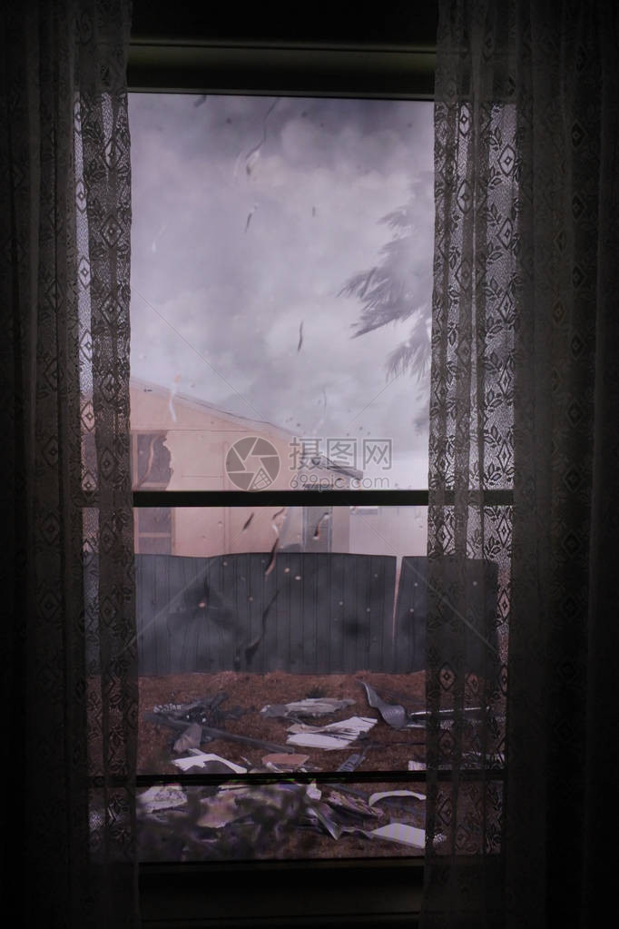 从主窗口看的热带风暴飓风图片