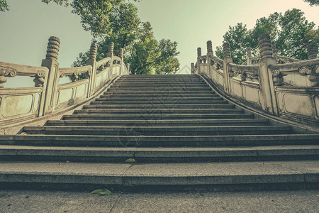 广西桂林镇山湖大理石桥空阔阶梯背景图片