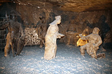 波兰矿山中的盐雕图片