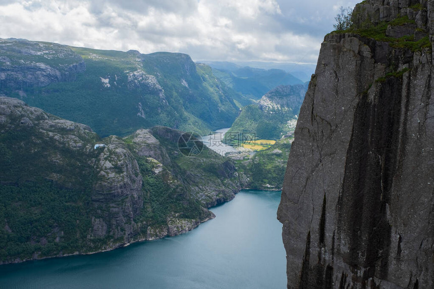 大型悬崖挪威图片