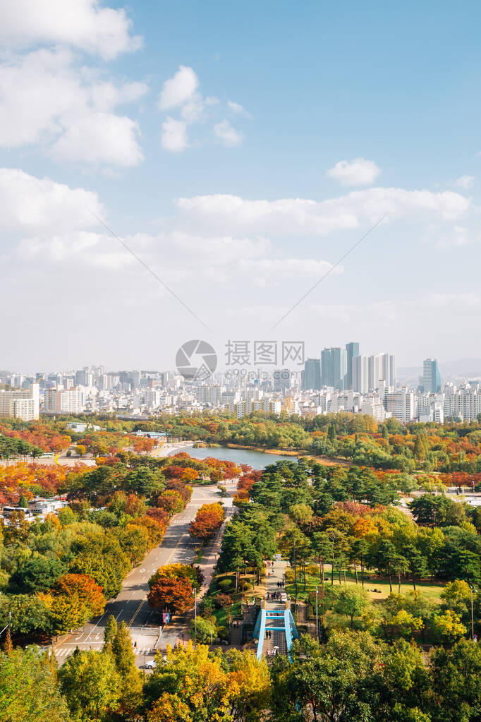 韩国首尔秋天公园SkyPark的京华公园和图片