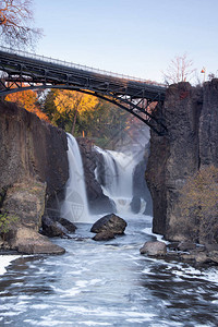 帕塞克河大瀑布是一个著名的瀑布图片