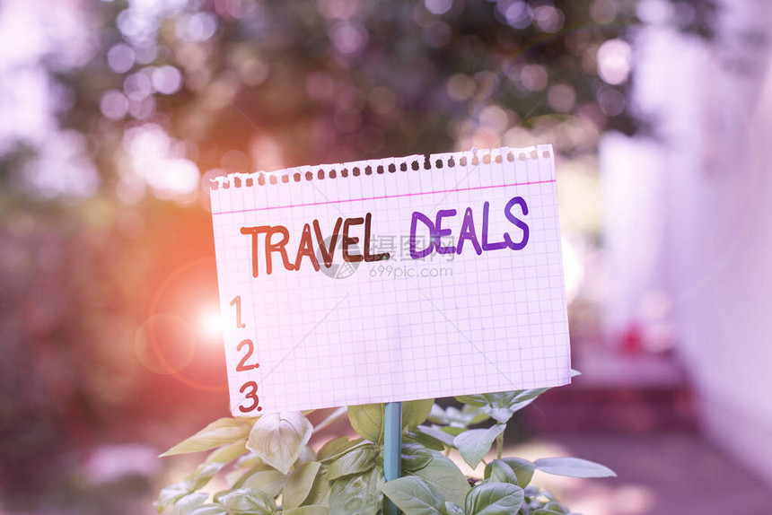 展示旅游公司组织的假期并支付固定价格的商业照片图片