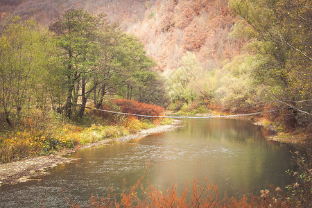 秋季湖泊颜色图片