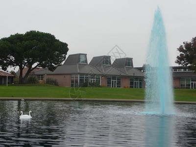 喷泉公园里的喷泉图片