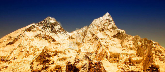 尼泊尔珠穆峰和Nuptse山首脑会议图片