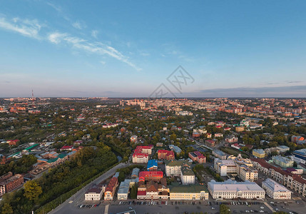 俄罗斯托木斯克市和乌沙伊卡高清图片