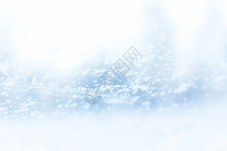 冬季背景选择焦点中冷冻玻璃上的霜雪花冬图片