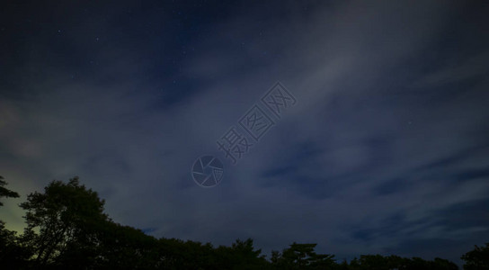 夜里森林有星空日本静冈市滨松区201图片