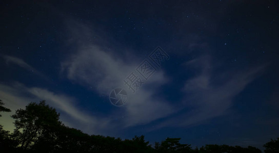 夜里森林有星空日本静冈市滨松区201图片