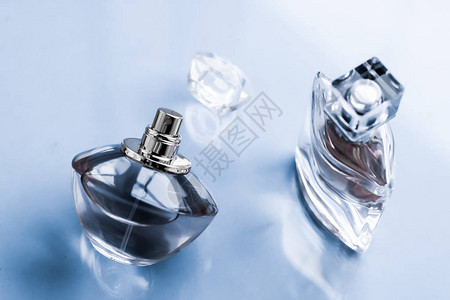 香水疗和品牌概念图片