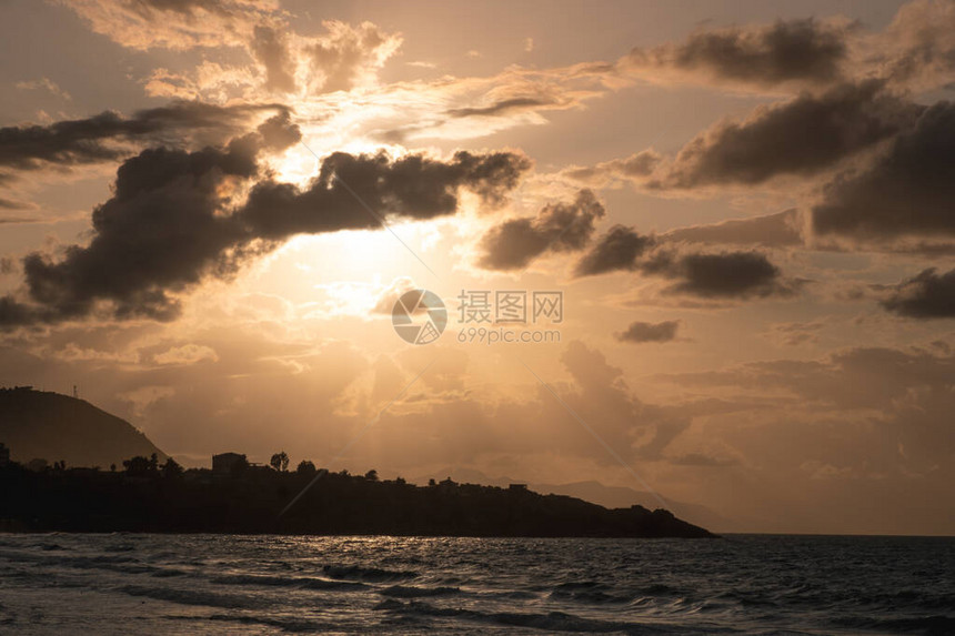 西里法卢日落时美丽的图片