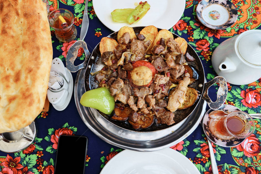 餐厅的传统阿塞拜疆美食顶视图图片