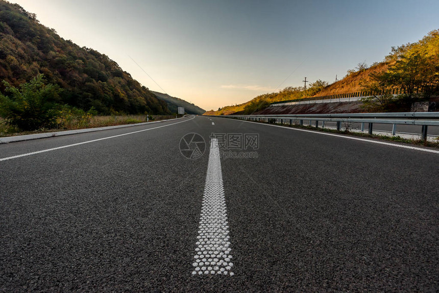 清空静的阿施法特高速公路道并图片