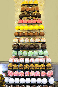 盛装多彩的各种甜点节日甜品活动或婚礼的图片