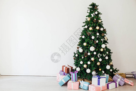 圣诞树新年装饰内有图片