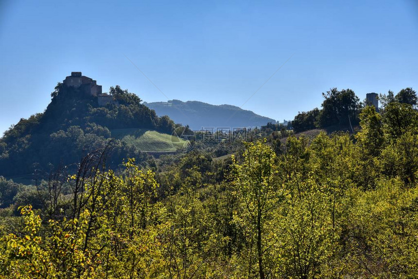 罗塞纳城堡位于阿彭尼诺雷吉亚诺的Matildic土地区图片