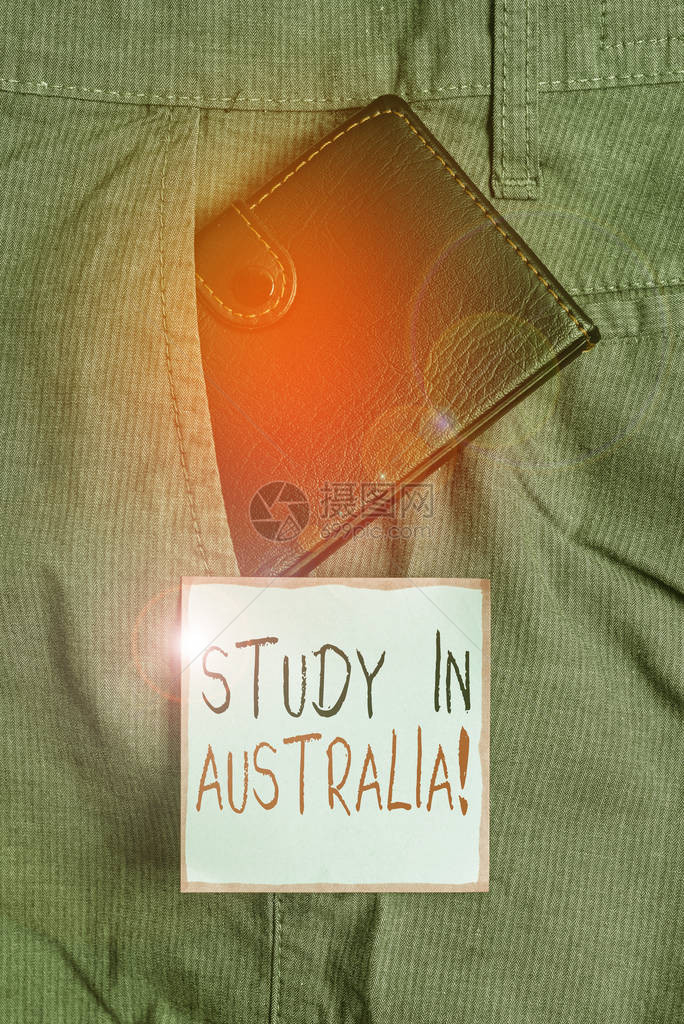 写笔记显示在澳大利亚学习进入国外订单的商业理念完成你的学业裤子前袋内的小钱图片