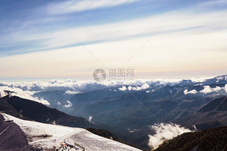 雪板滑雪者滑雪胜地山图片