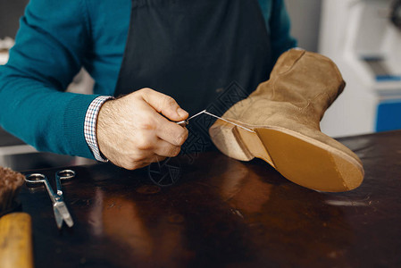鞋匠缝鞋修鞋服务工匠技能制鞋车图片