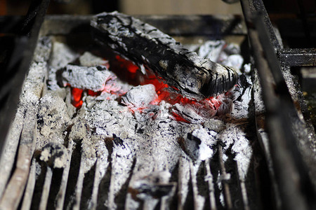 火炉特写燃烧木材的火炉中的火焰乡村火图片