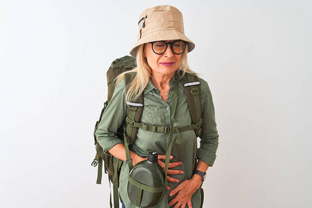 中年远足妇女带着背负式帽子食堂眼镜图片