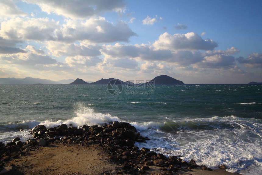 海滨小镇博德鲁姆和壮观的日落土耳其穆拉图片