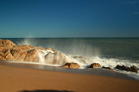 海浪岸沙滩风暴图片