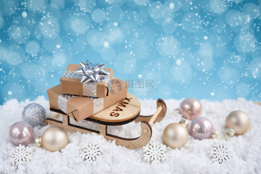 新年贺卡圣诞装饰品雪橇礼物和节日图片