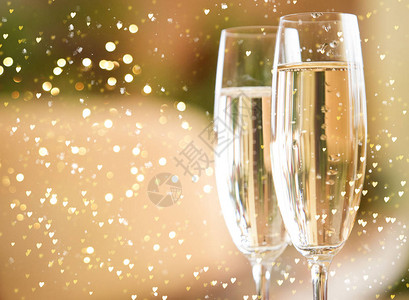 新年快乐香槟玻璃图片