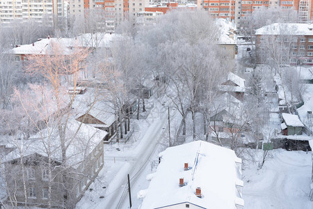 季节冬季主题雪冻城市和街道房屋图片