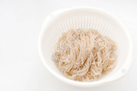 用魔芋制成的面条日本料理图片