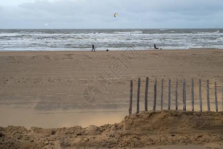 Katwijk沙滩背景有人图片