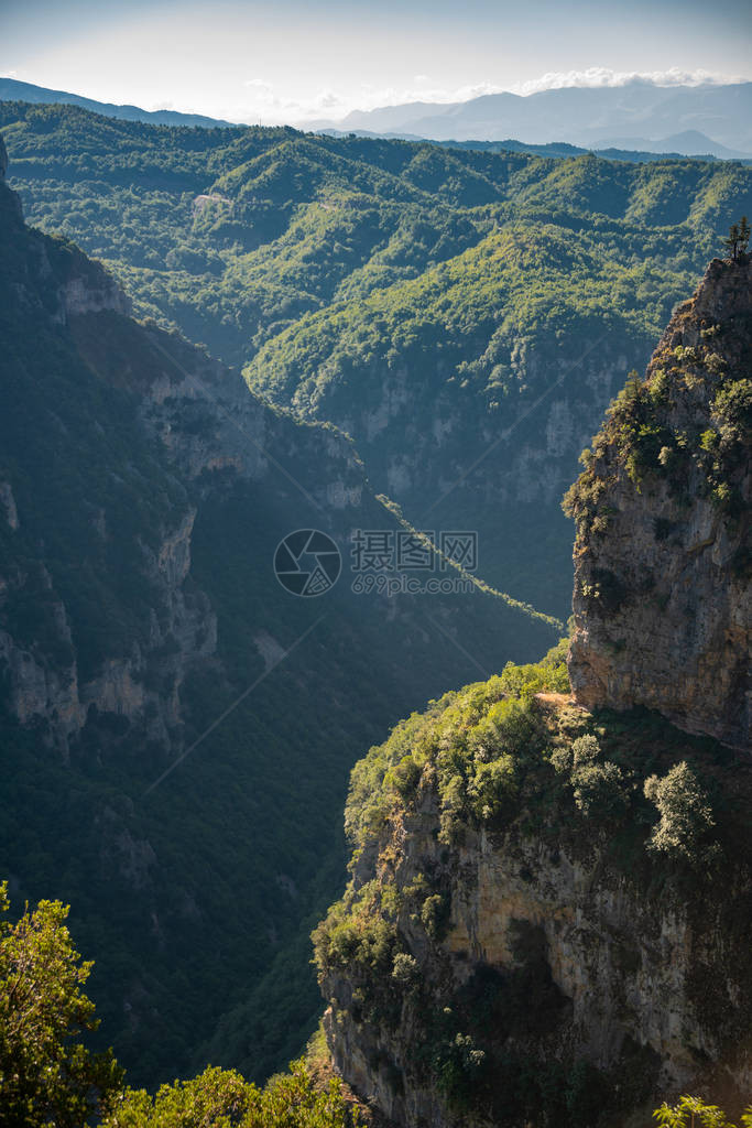 VikosGorge是希腊北部Pindus山脉中的一个峡谷图片